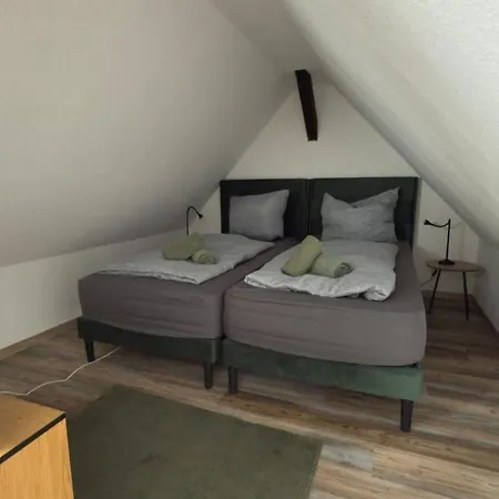 Premium Naumi 2, Parkplatz, Kueche Merseburg