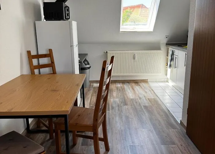 Premium Naumi 2, Parkplatz, Küche Apartamento Merseburgo